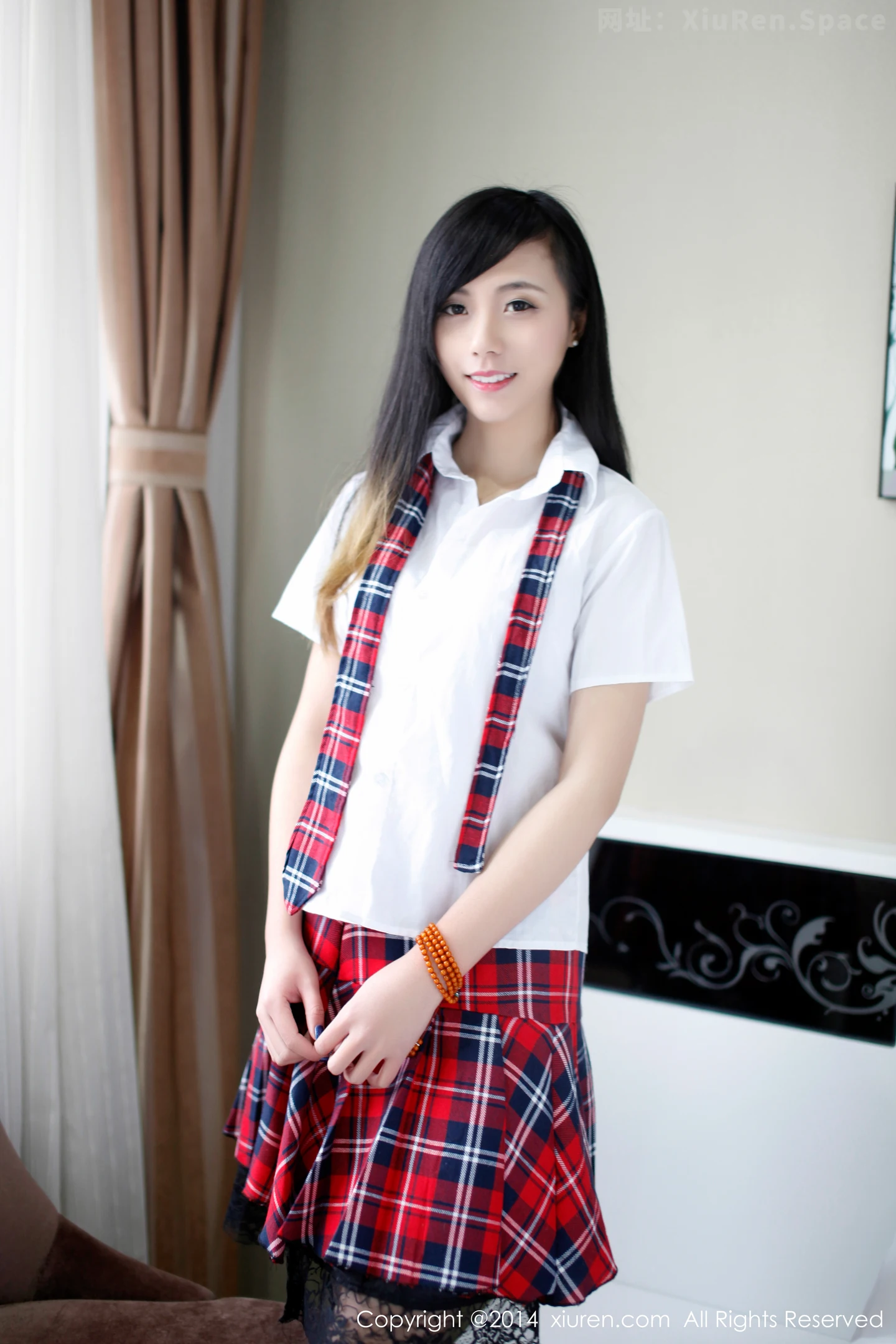 图片[4]-[XiuRen秀人网]VOL.254 甜美模特谢忱倬学生制服诱惑+圣诞主题系列海量写真133P-秀人网官方网站